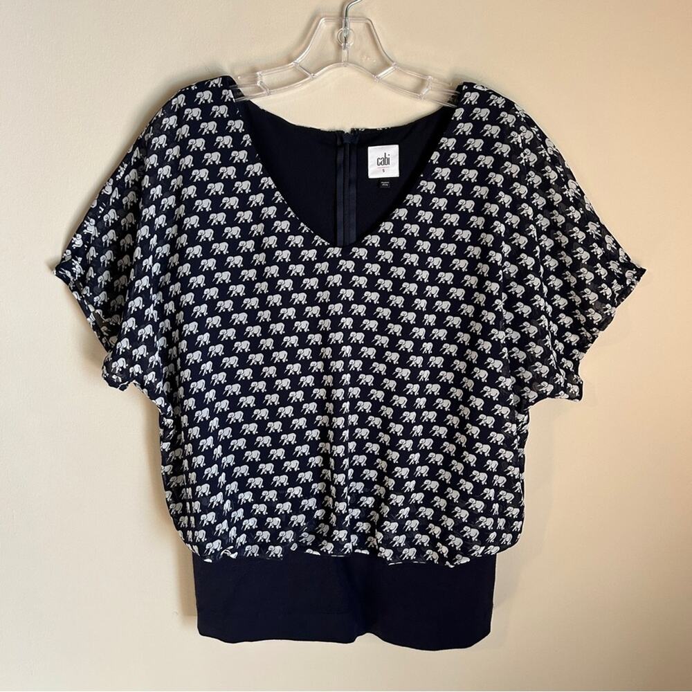 CAbi Navy Blue White Elephant Pattern Waist Panel Short Sleeve Blouse Size Small